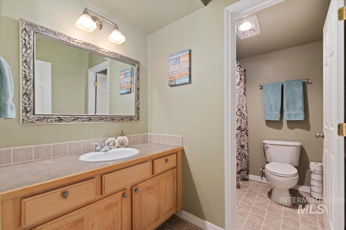 2616 E Salisbury Ct Property Photo 37