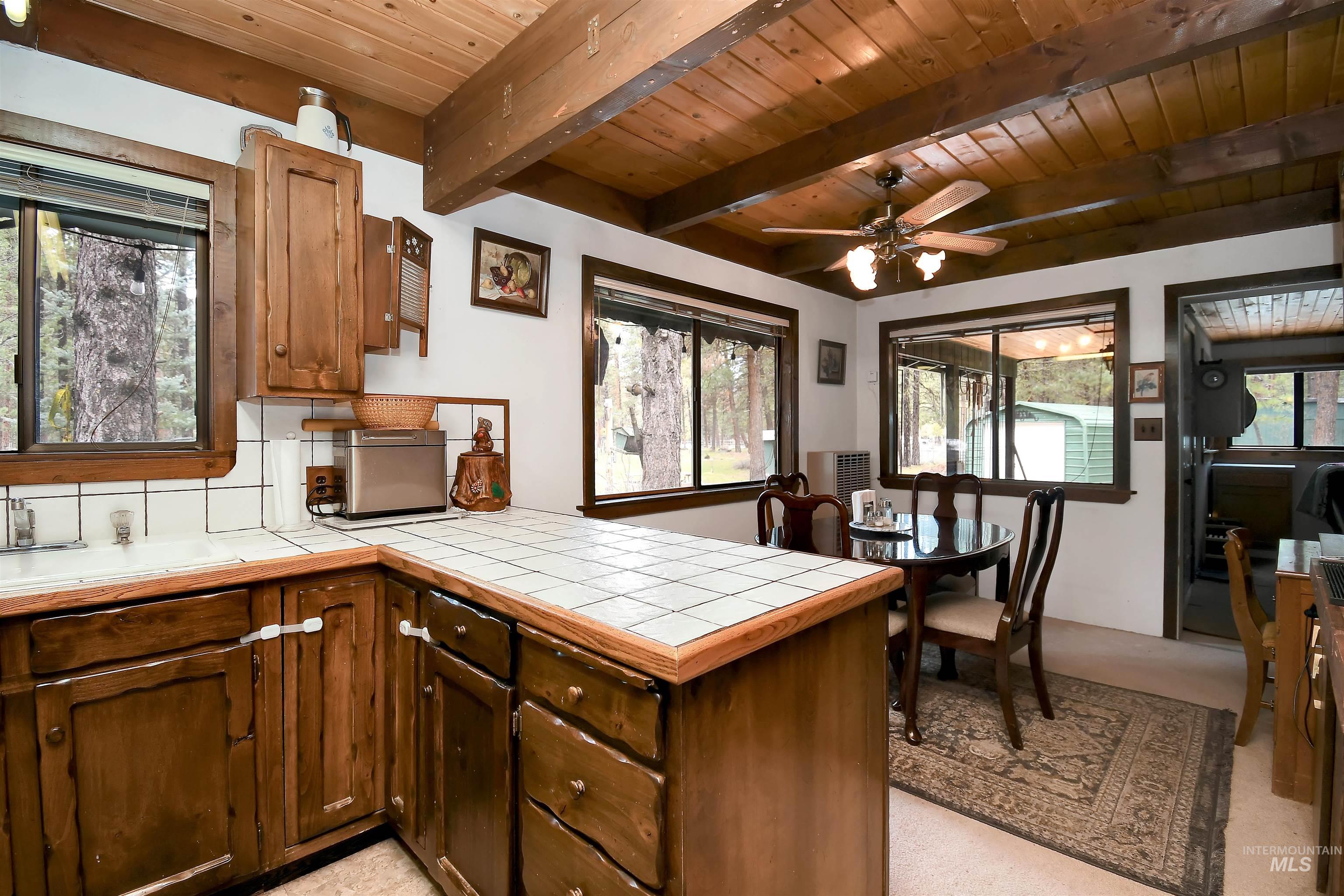 10 Bransons Dr Property Photo 18