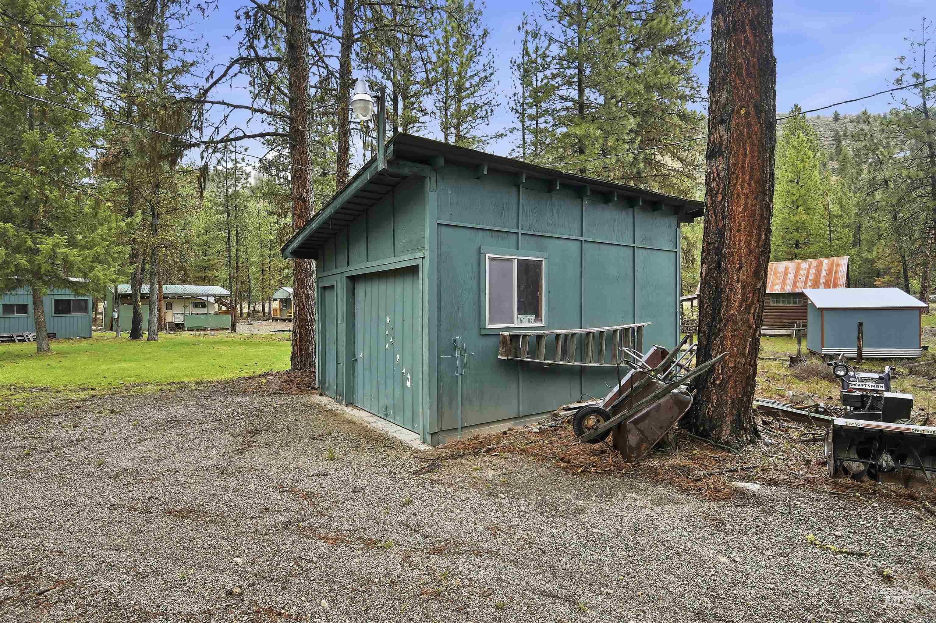10 Bransons Dr Property Photo 40