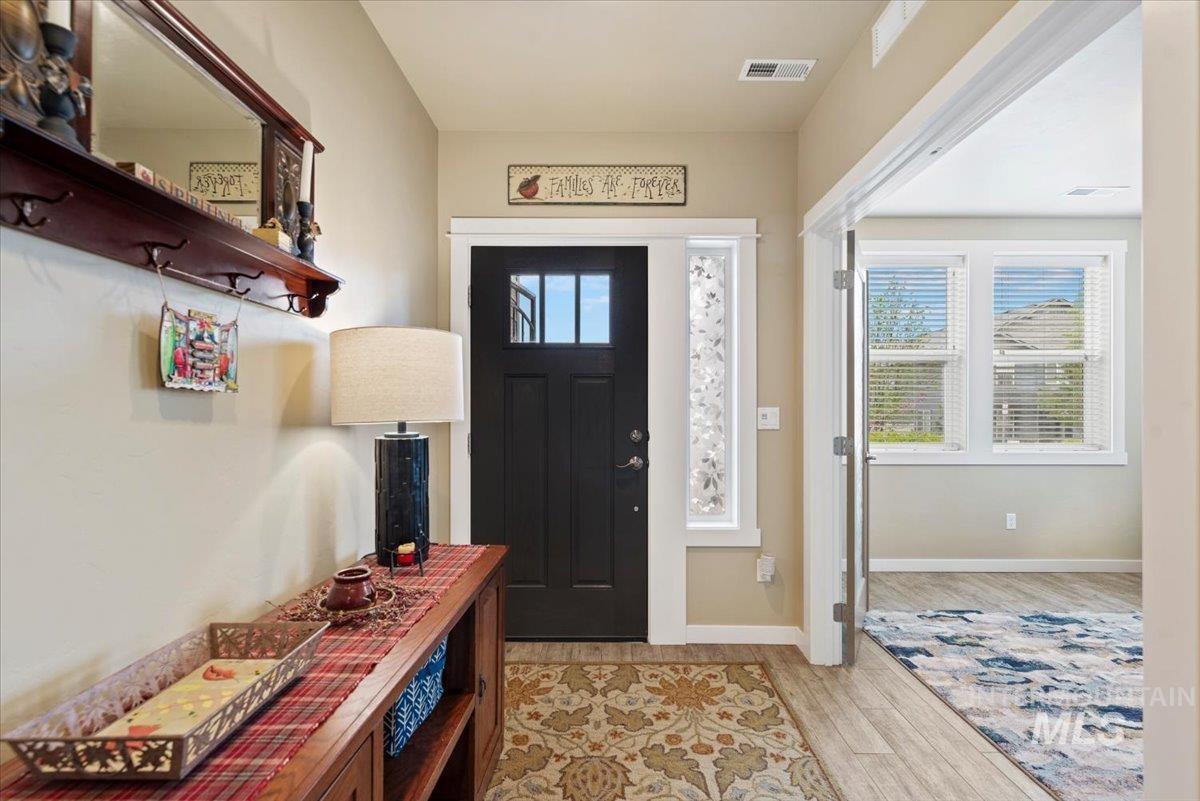 1011 W Riodosa Property Photo 6