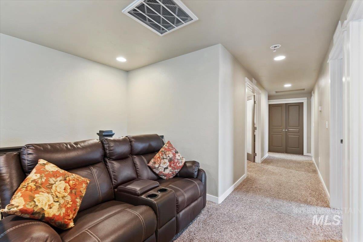 1011 W Riodosa Property Photo 25