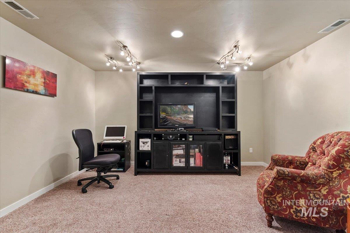 1011 W Riodosa Property Photo 33