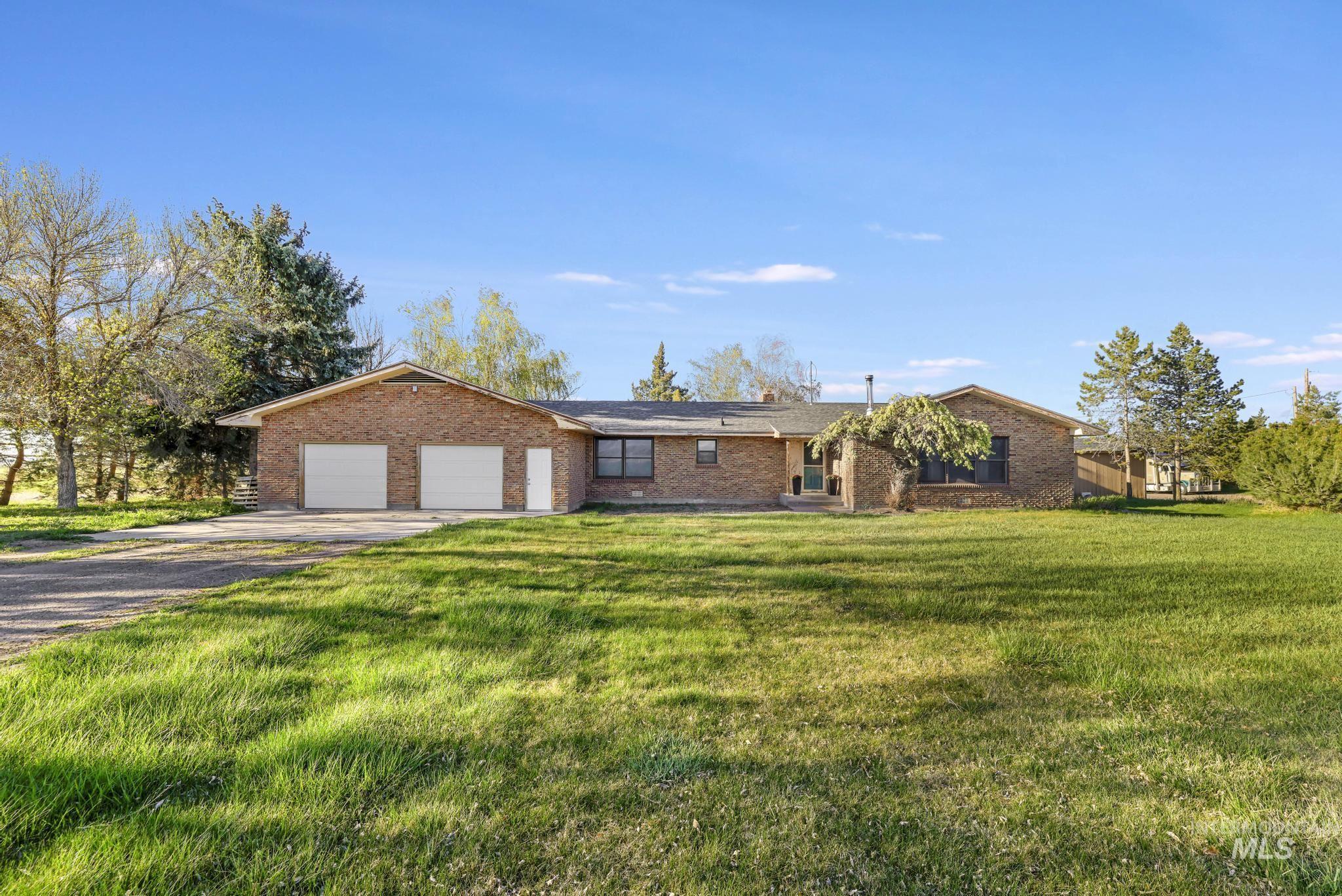1084 E 300 N Property Photo 1