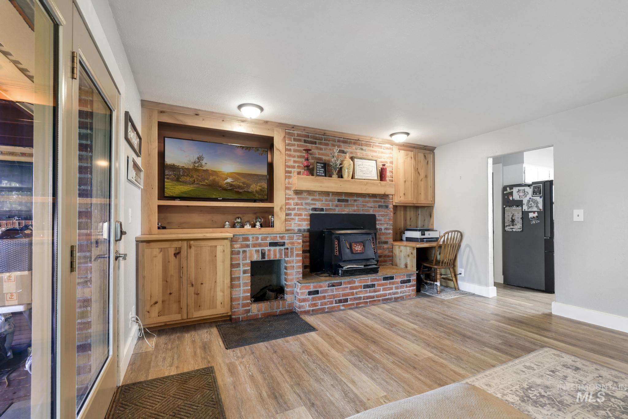 1084 E 300 N Property Photo 6