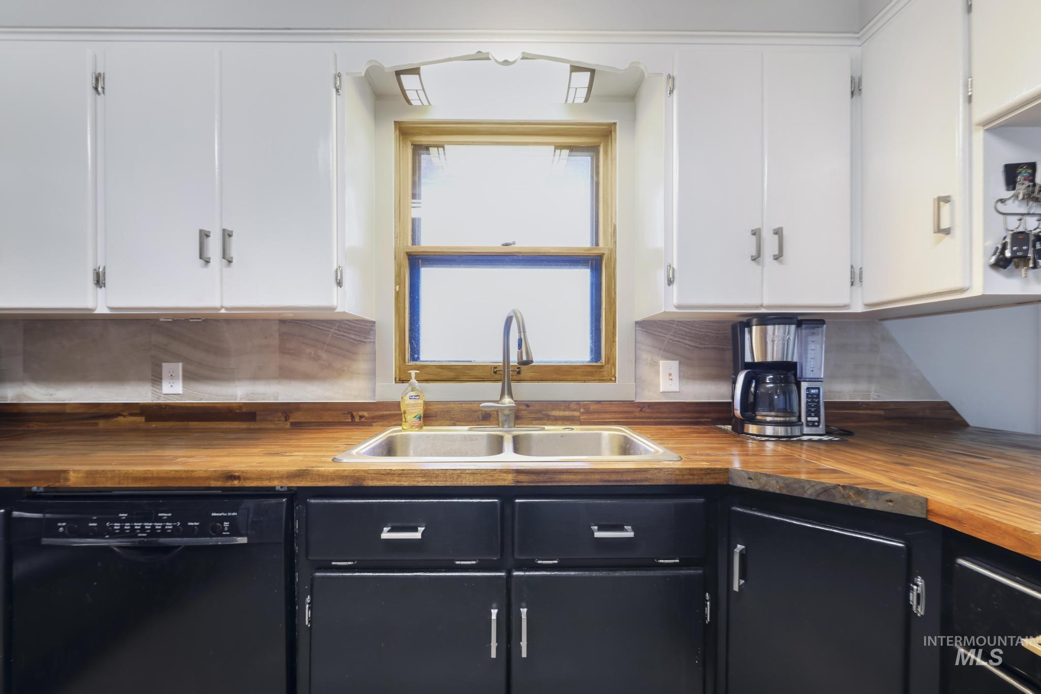 1084 E 300 N Property Photo 12
