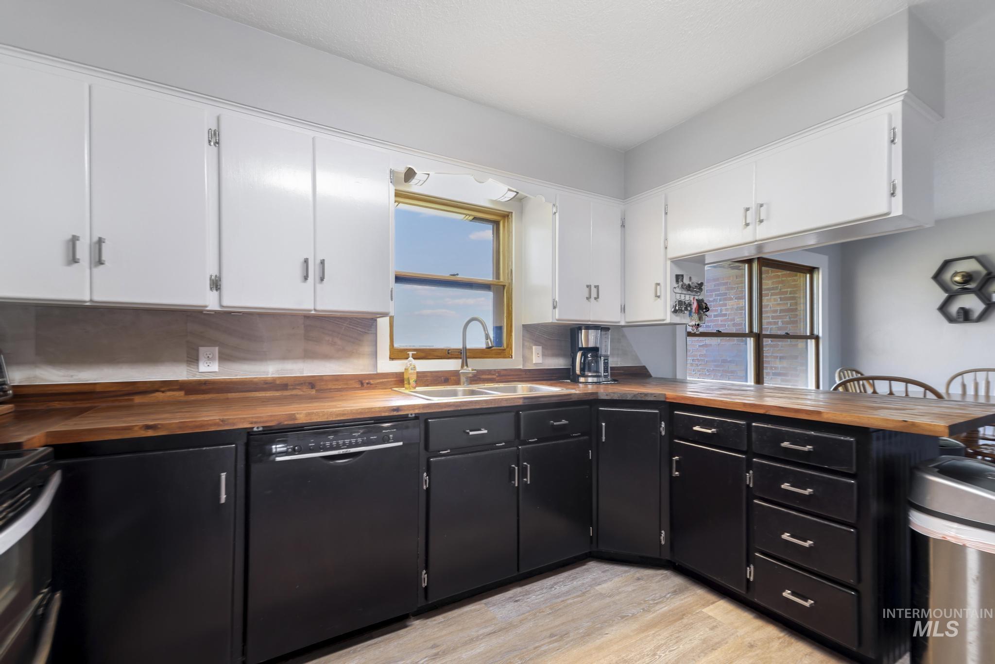 1084 E 300 N Property Photo 13