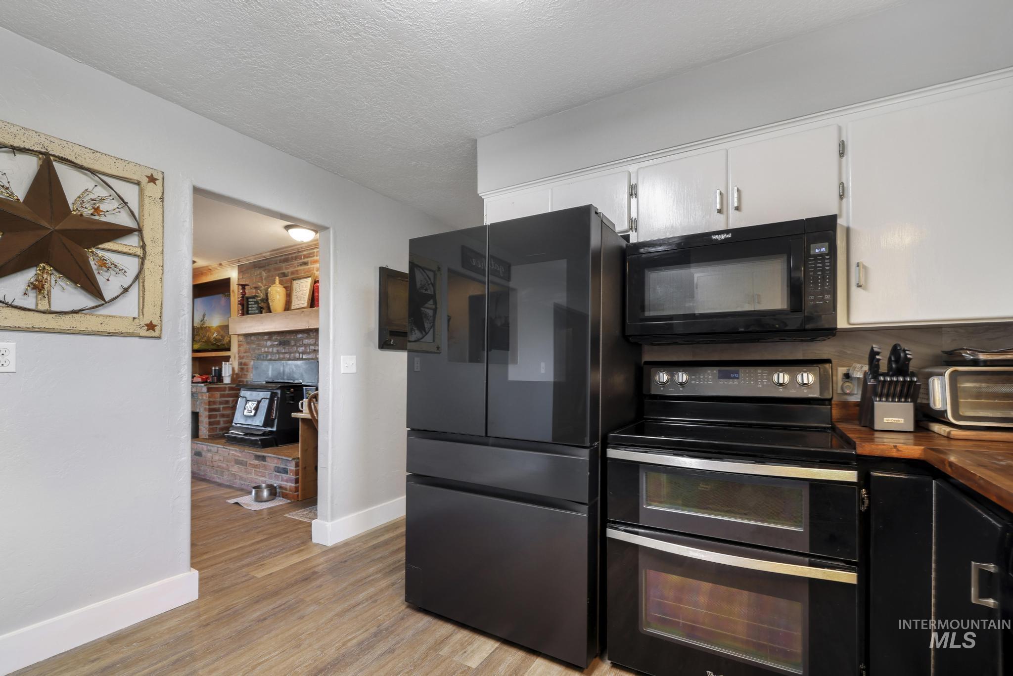 1084 E 300 N Property Photo 14