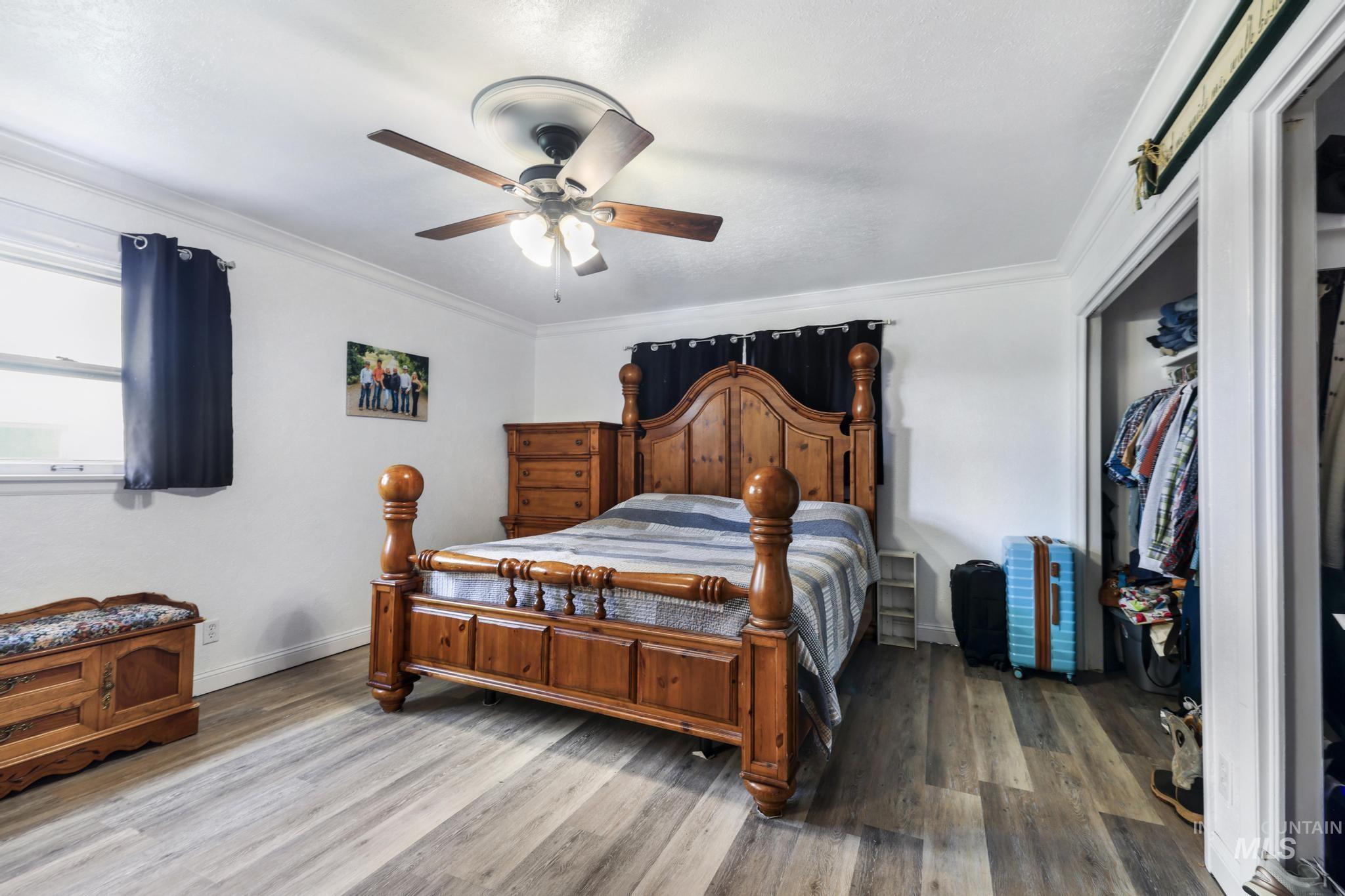 1084 E 300 N Property Photo 18