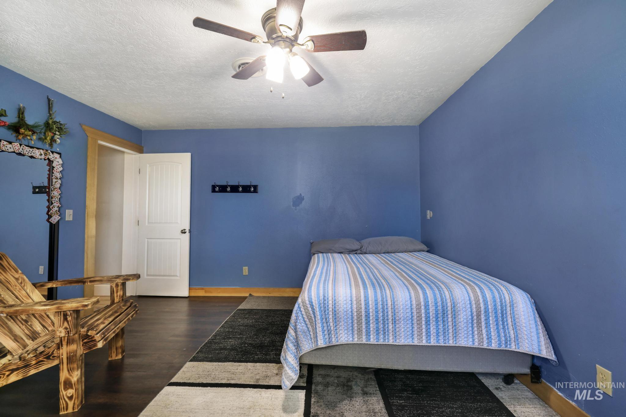 1084 E 300 N Property Photo 23