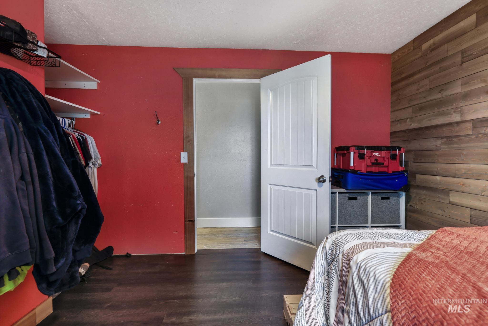1084 E 300 N Property Photo 25