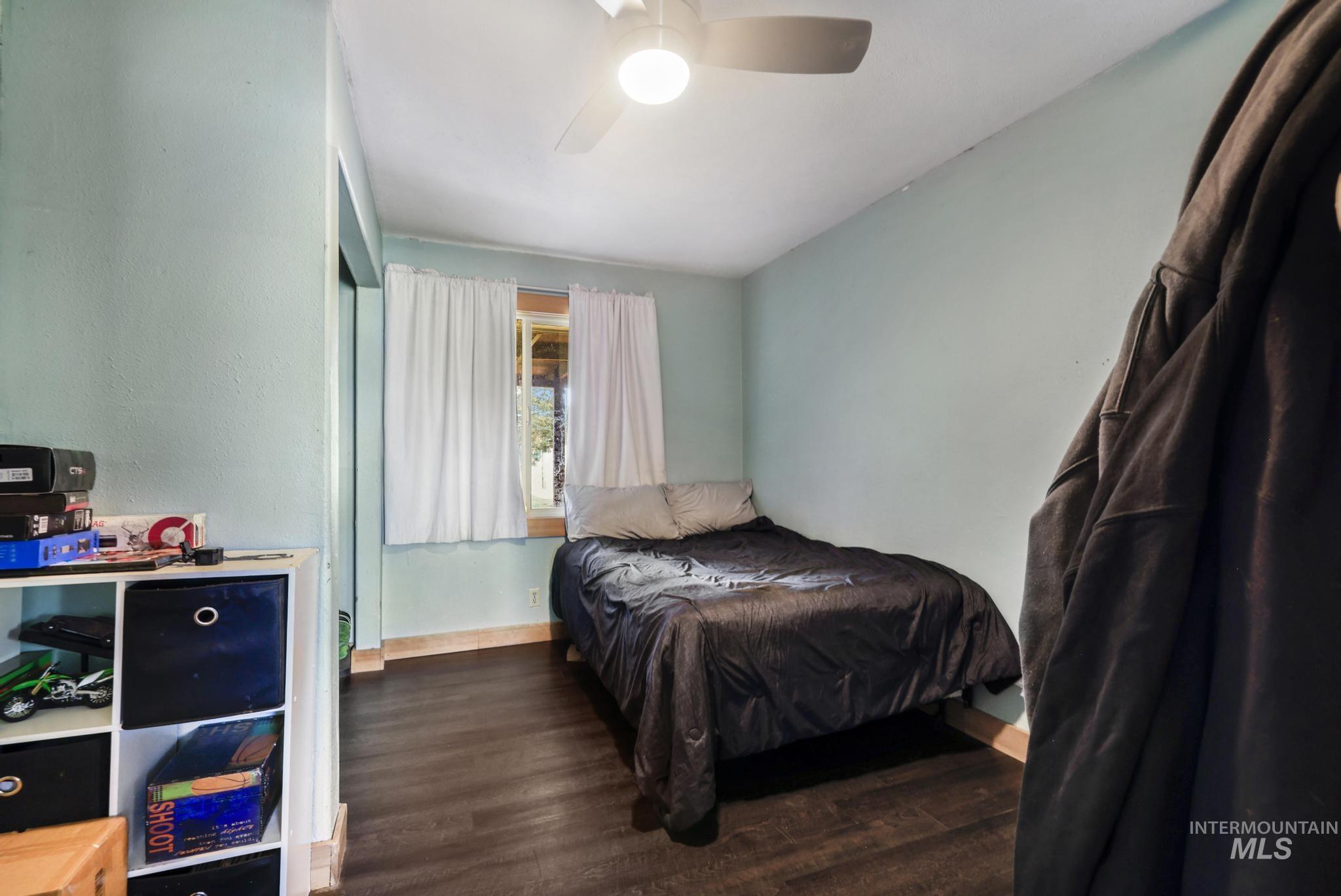 1084 E 300 N Property Photo 26