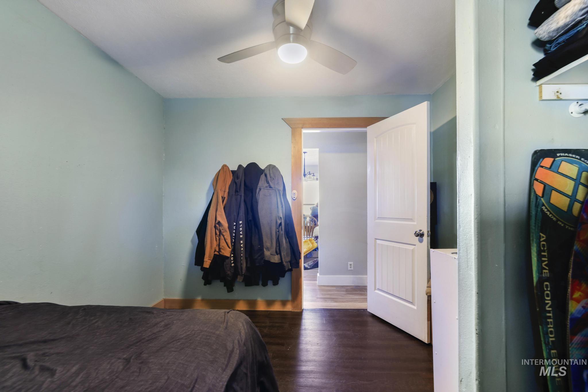 1084 E 300 N Property Photo 27