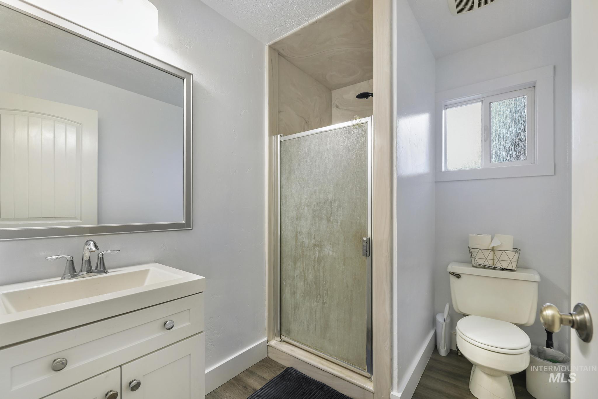1084 E 300 N Property Photo 28