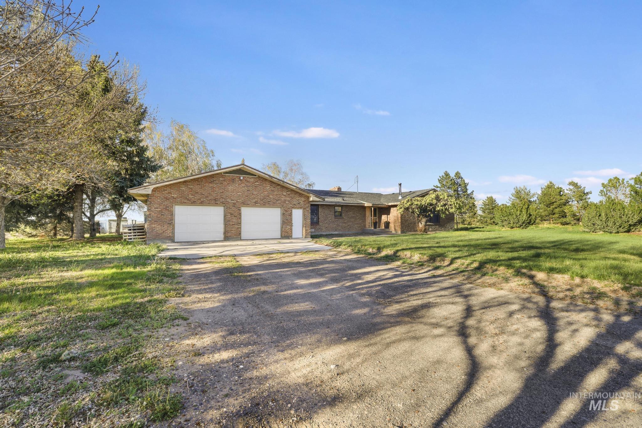 1084 E 300 N Property Photo 32