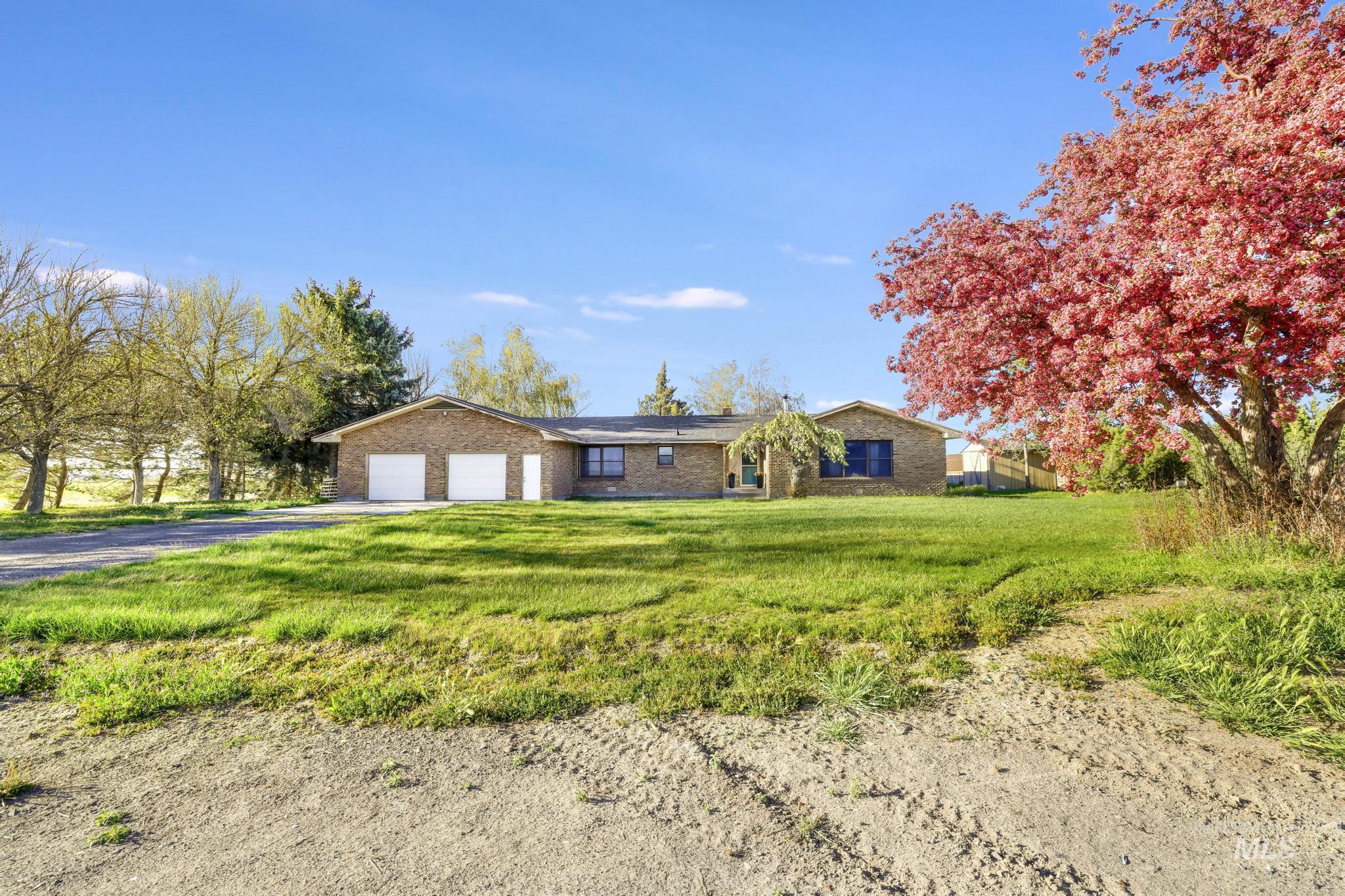 1084 E 300 N Property Photo 34