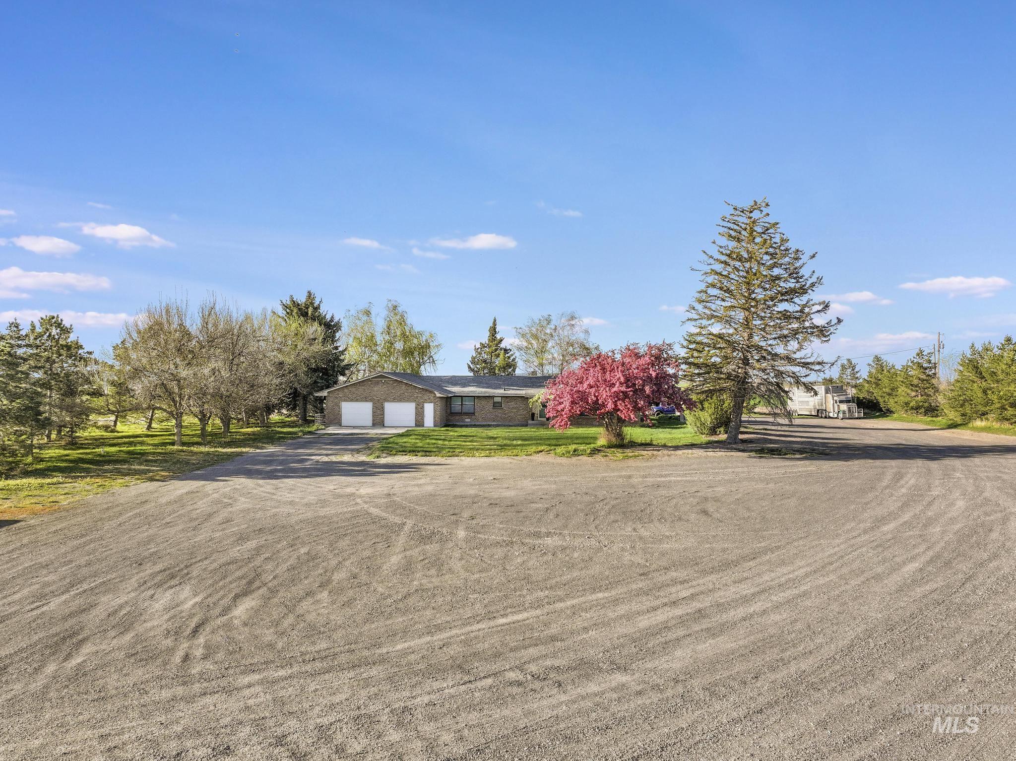 1084 E 300 N Property Photo 35