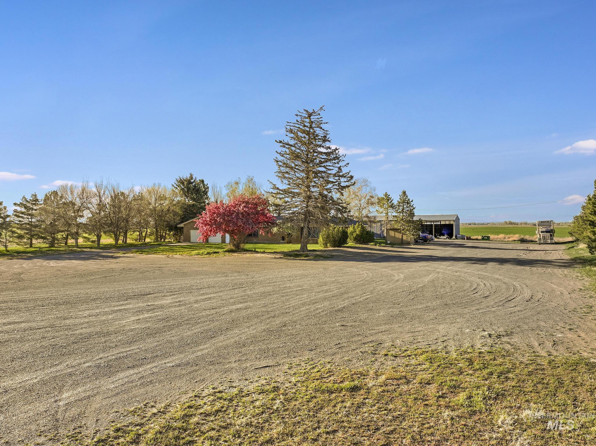 1084 E 300 N Property Photo 37