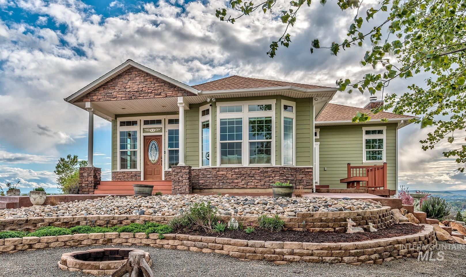 1573 Loafer Lane Property Photo 1