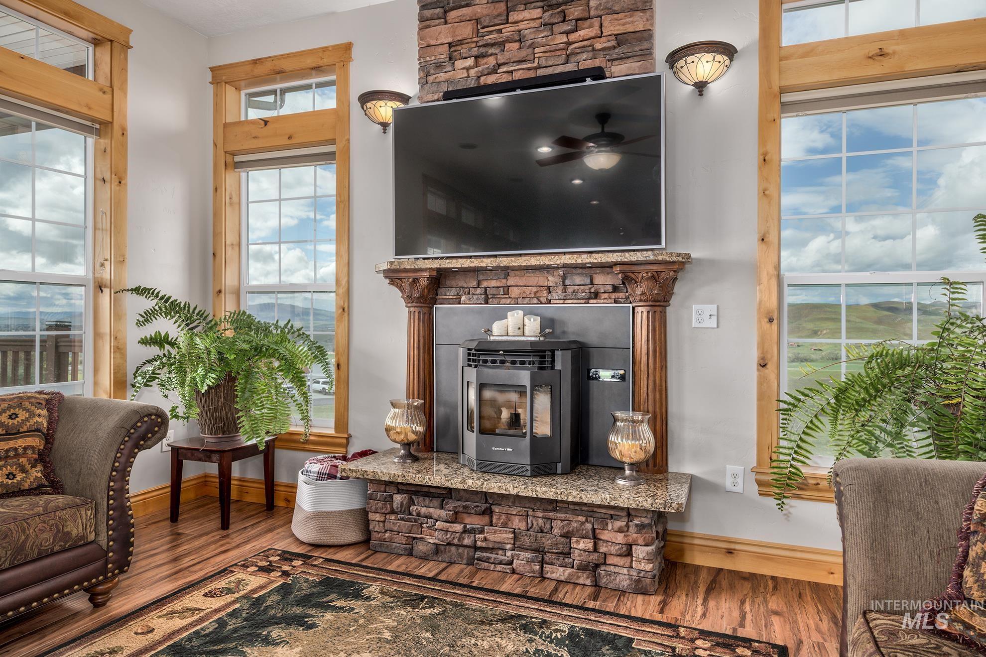 1573 Loafer Lane Property Photo 8