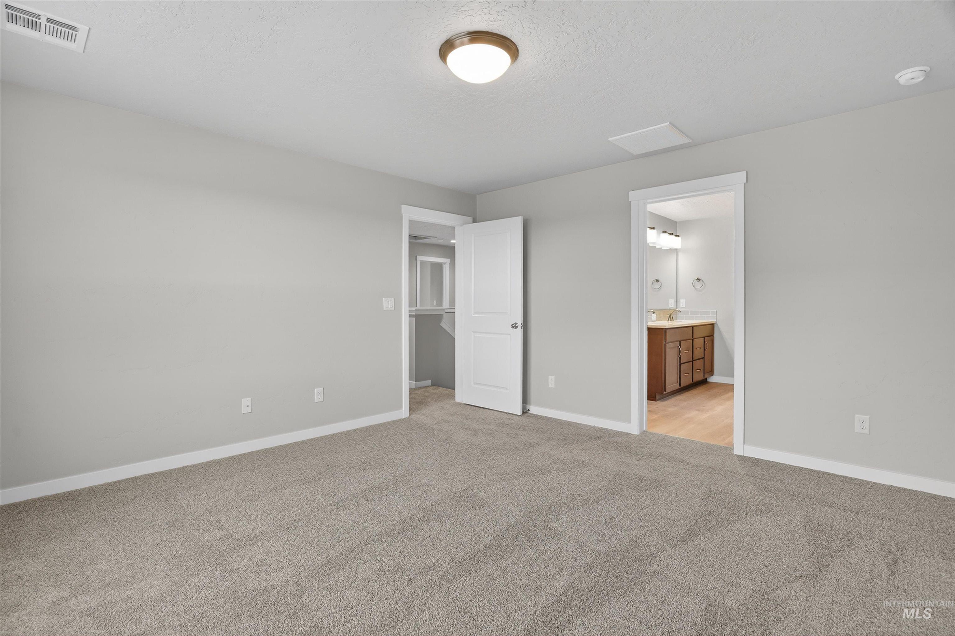 19317 Snowyside Way Property Photo 14