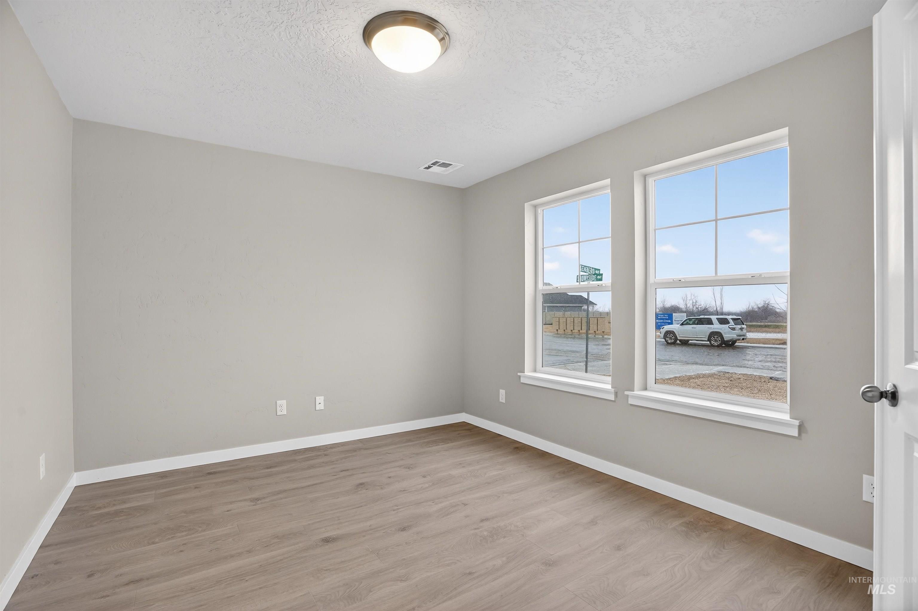 19317 Snowyside Way Property Photo 29