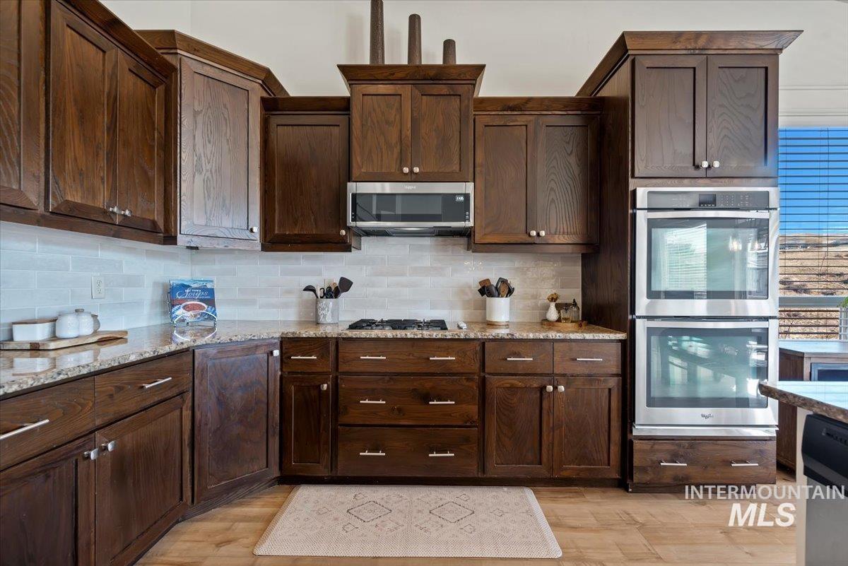 18258 N Goldenridge Property Photo 7
