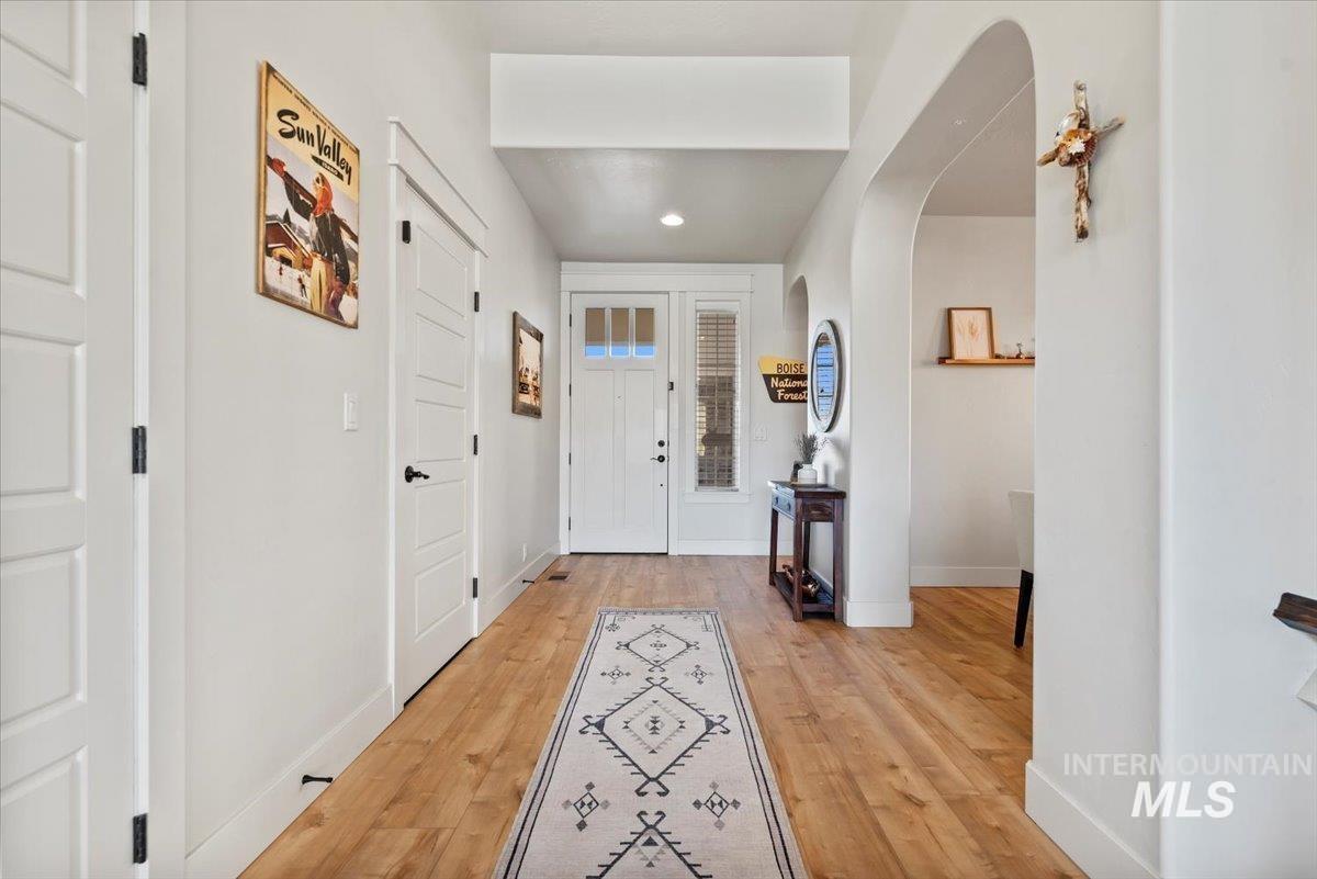 18258 N Goldenridge Property Photo 8