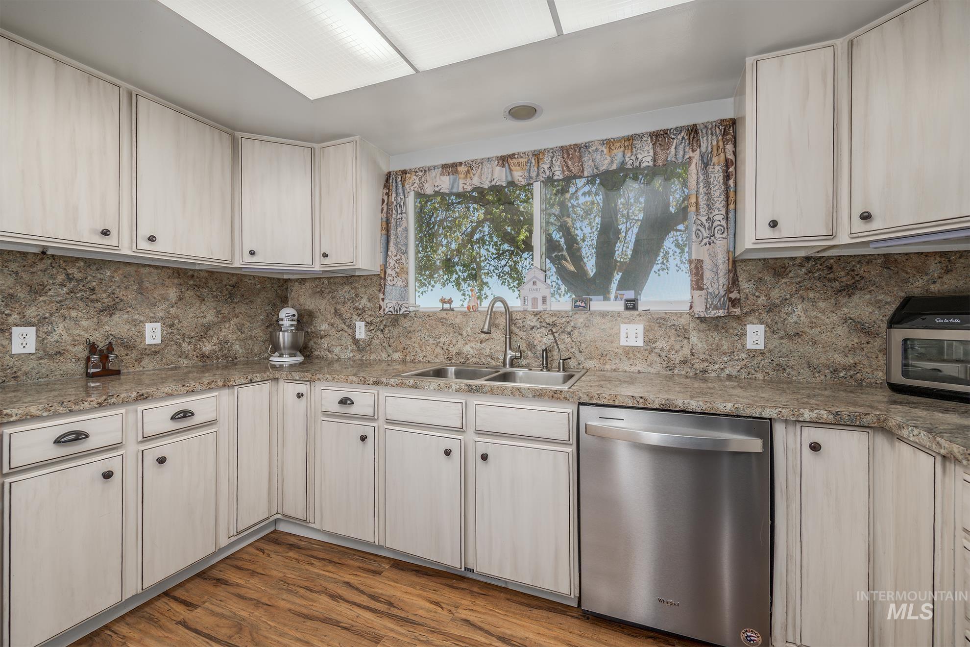 644 Ontario Heights Rd Property Photo 15