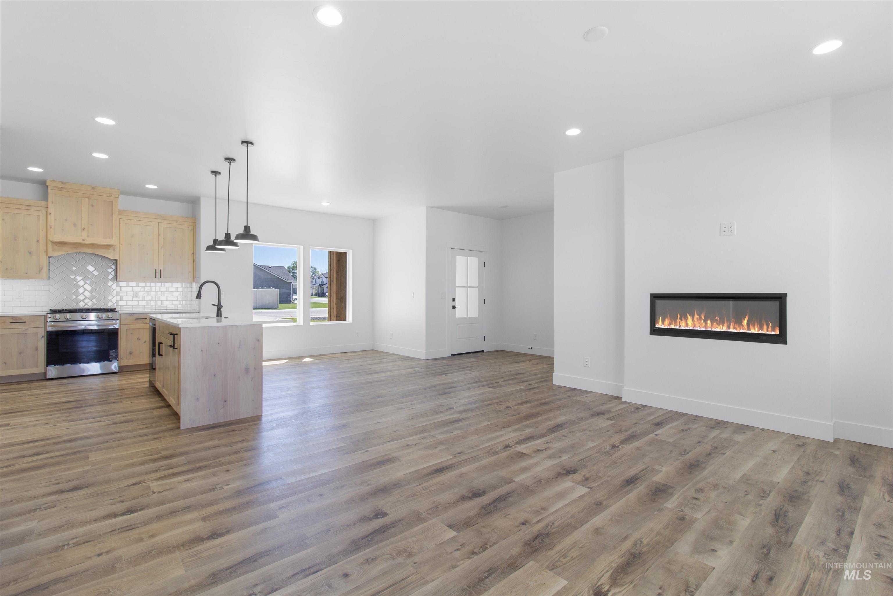 579 Moonstone Property Photo 4