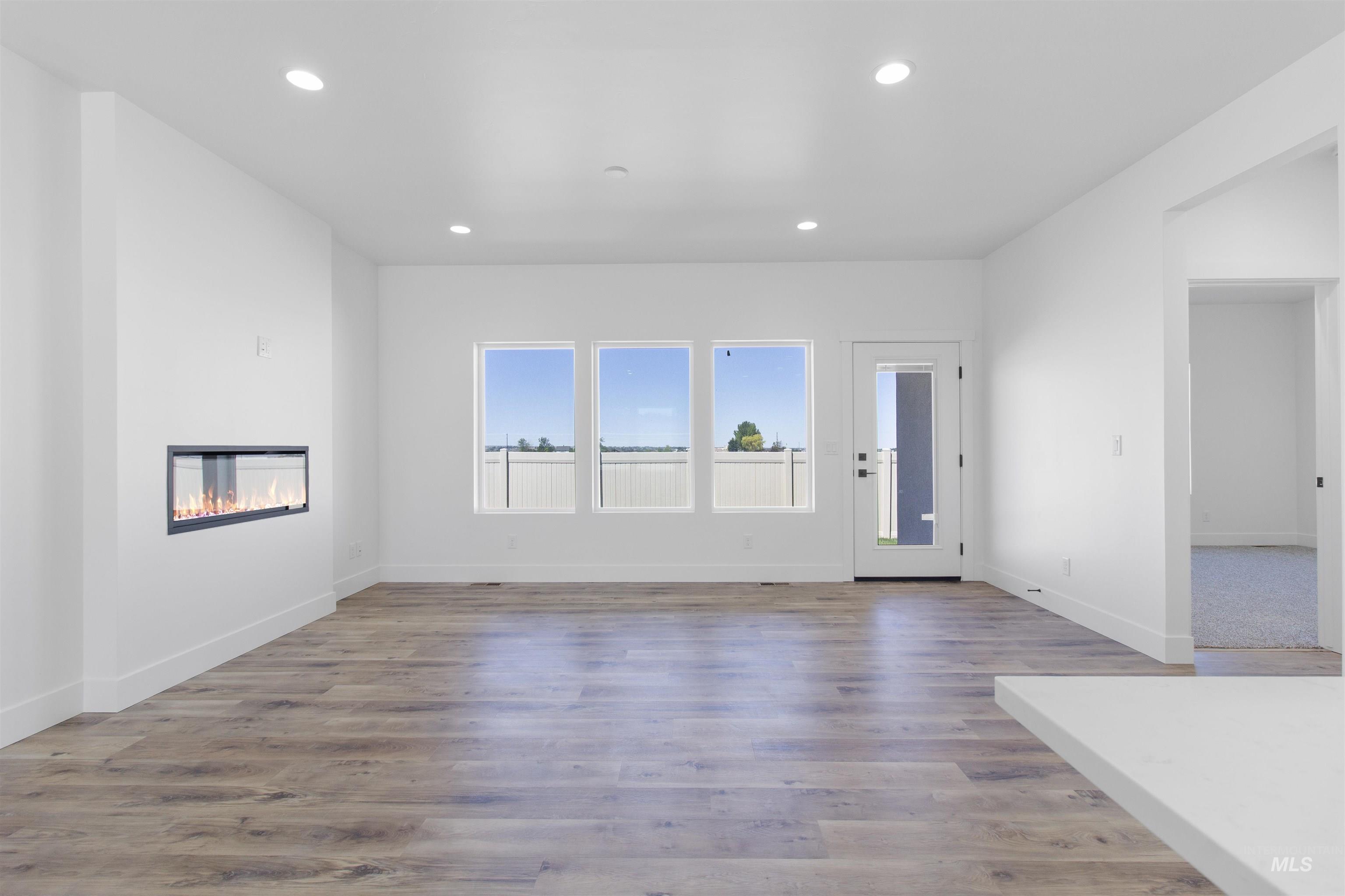 579 Moonstone Property Photo 6