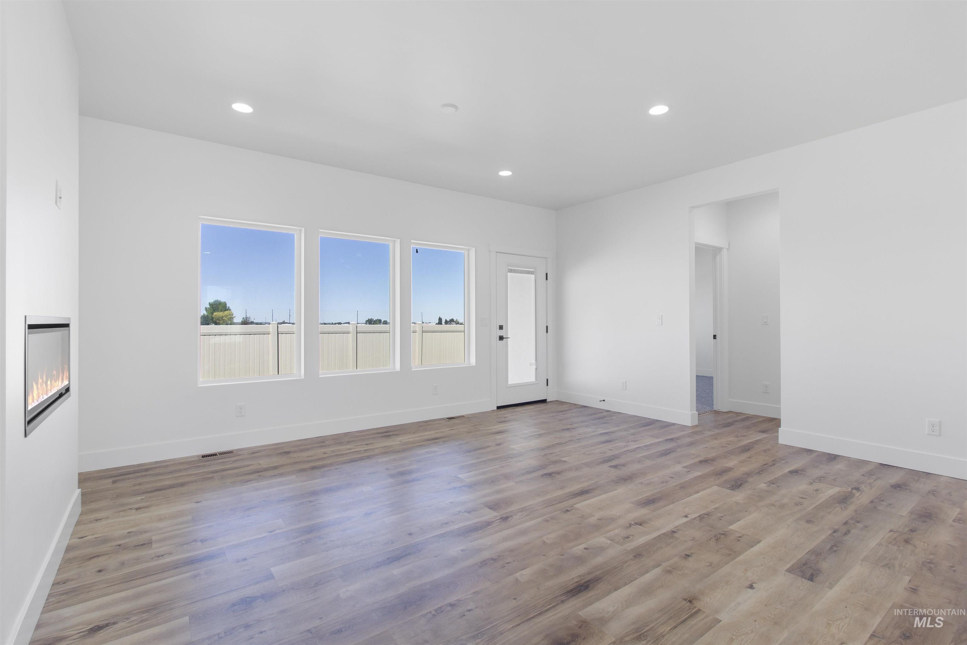 579 Moonstone Property Photo 7