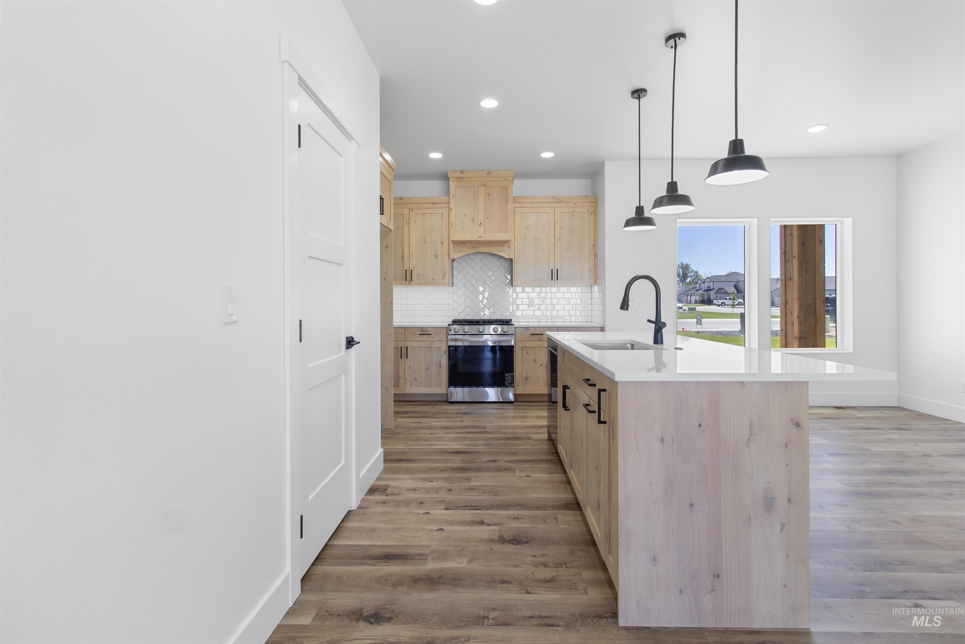 579 Moonstone Property Photo 13