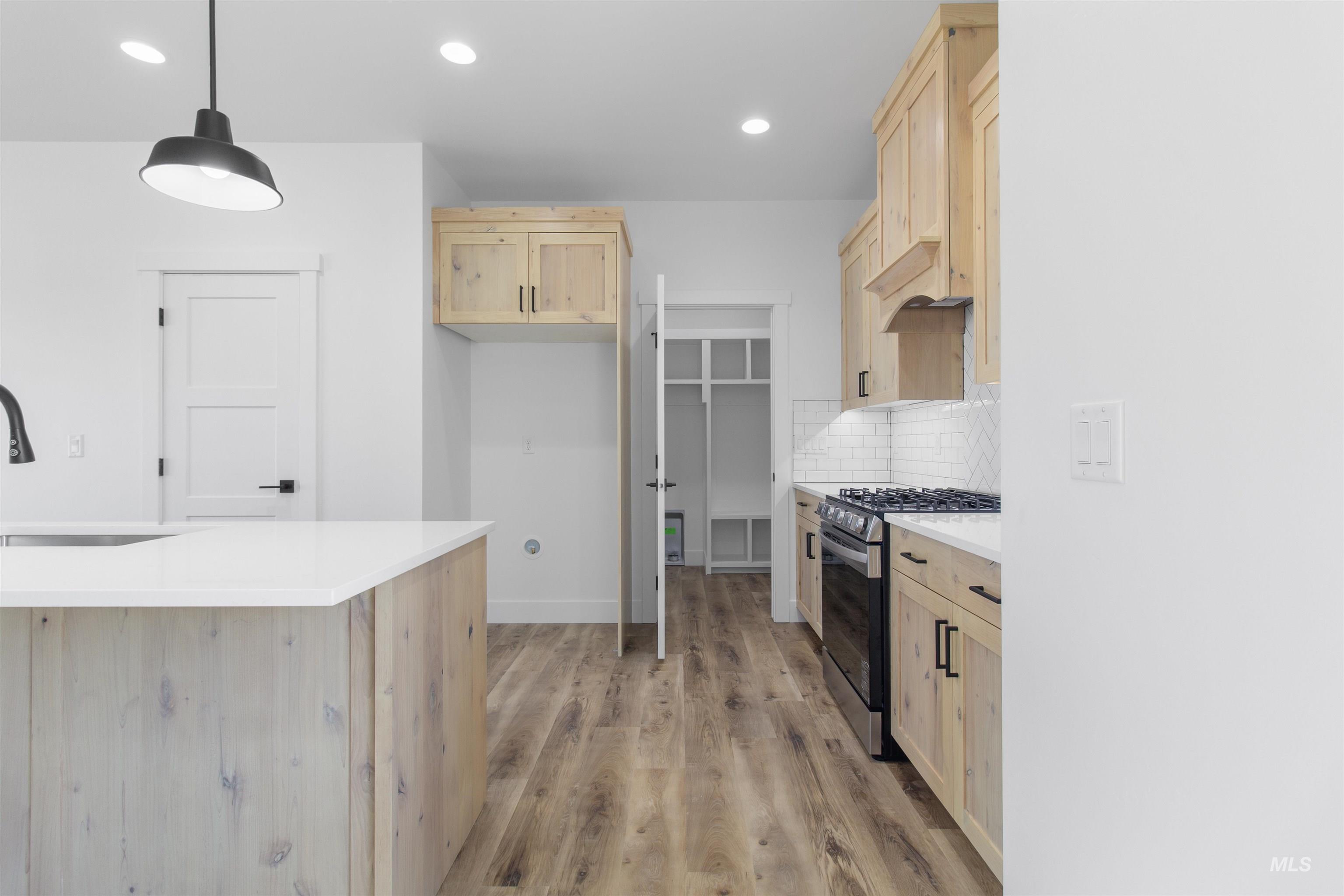 579 Moonstone Property Photo 14