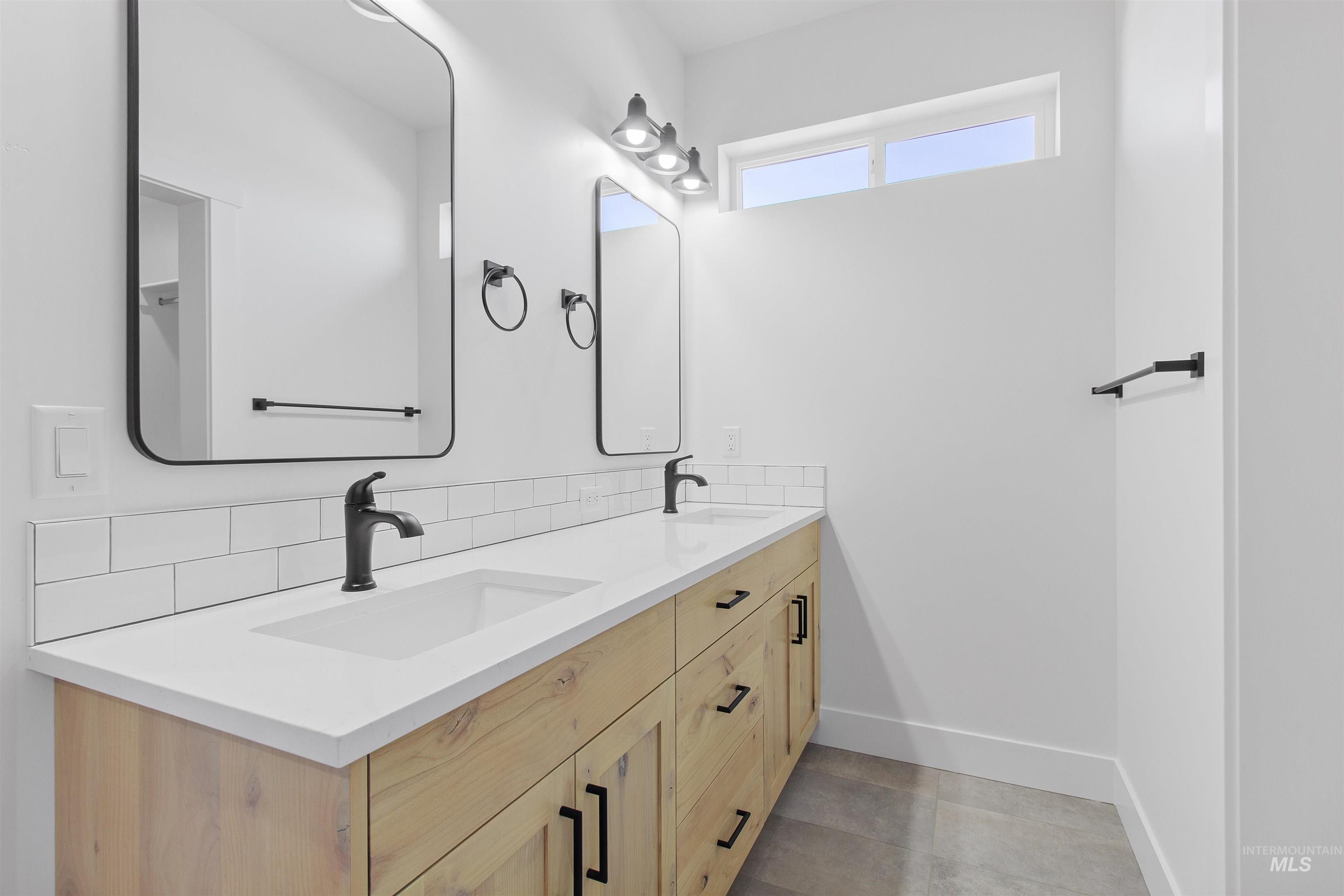579 Moonstone Property Photo 19