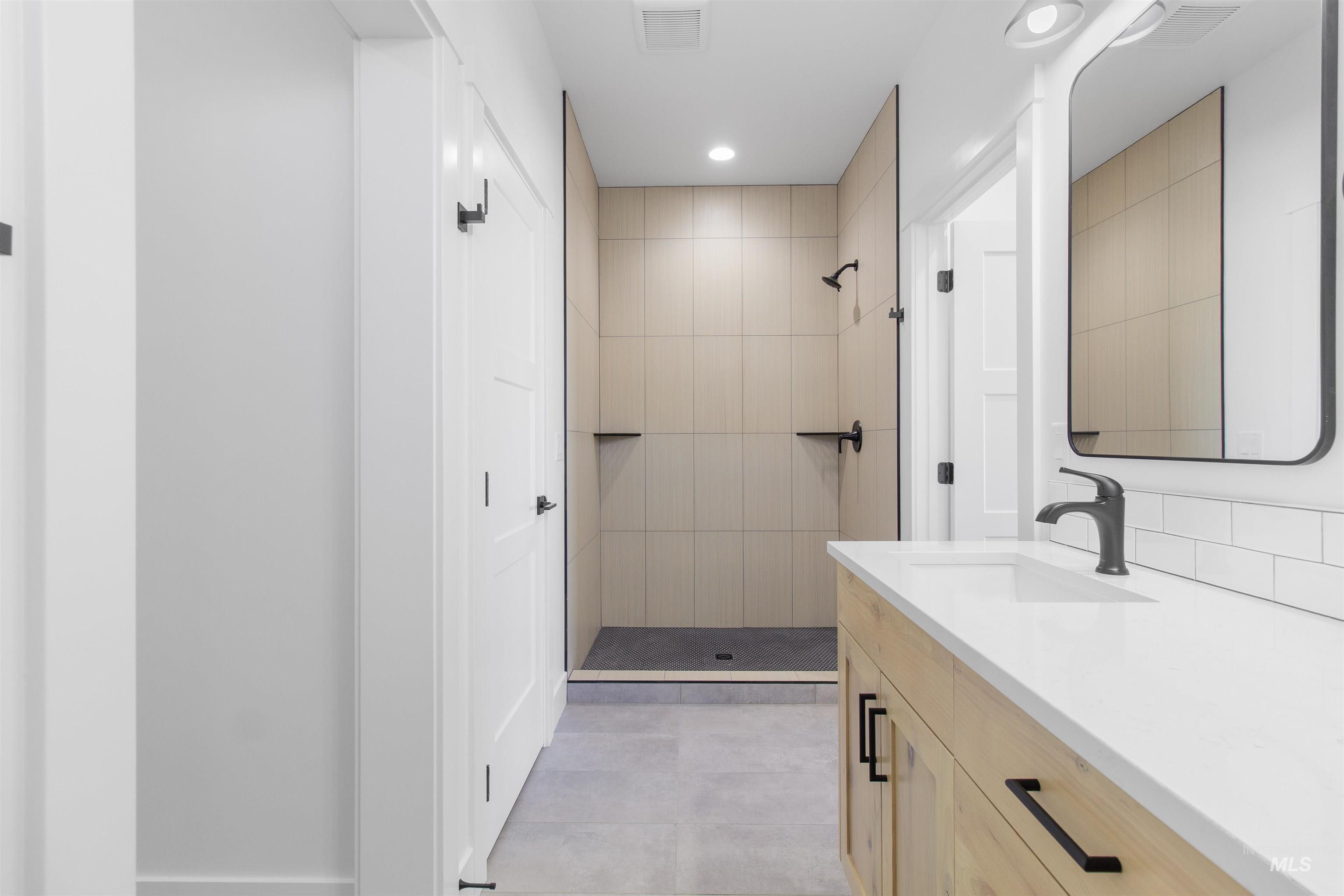579 Moonstone Property Photo 20