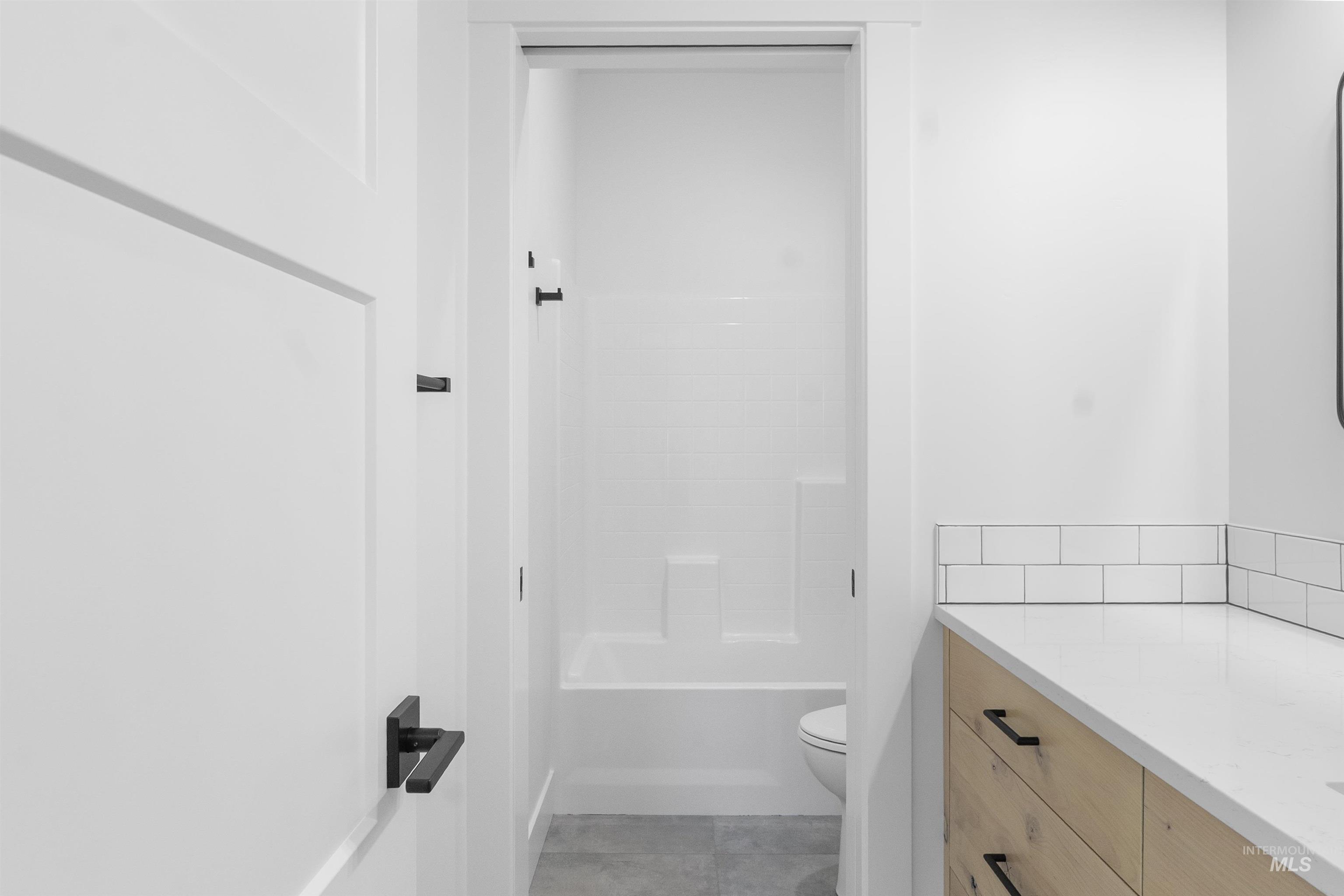 579 Moonstone Property Photo 27