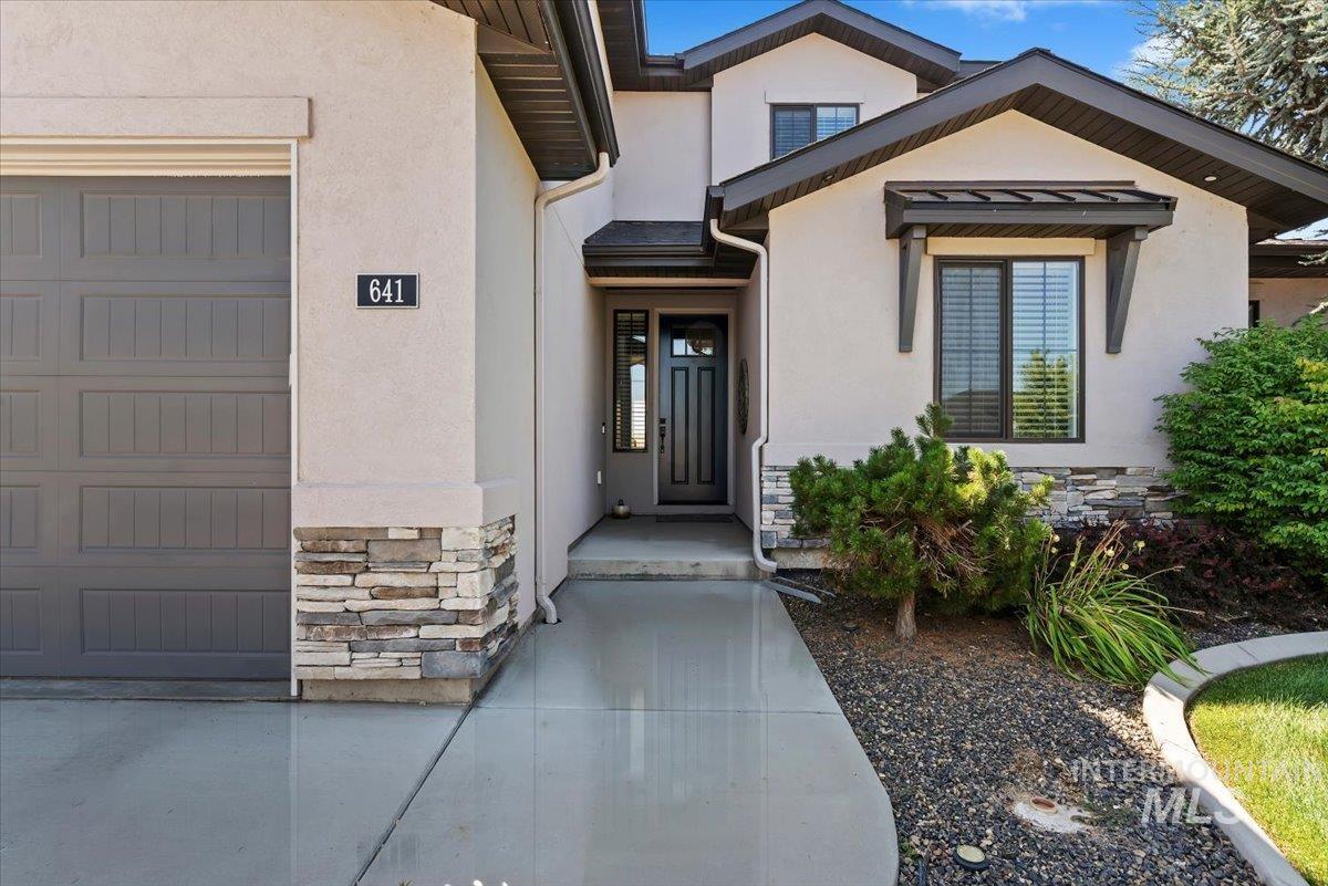 641 E Crest Ridge Dr Property Photo 4