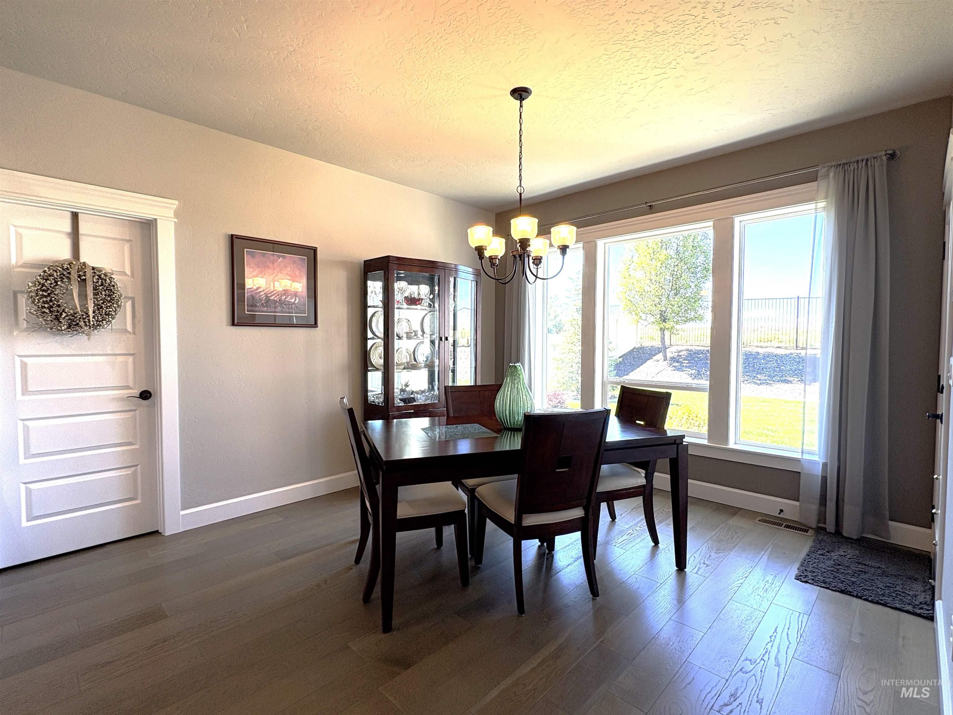 641 E Crest Ridge Dr Property Photo 4
