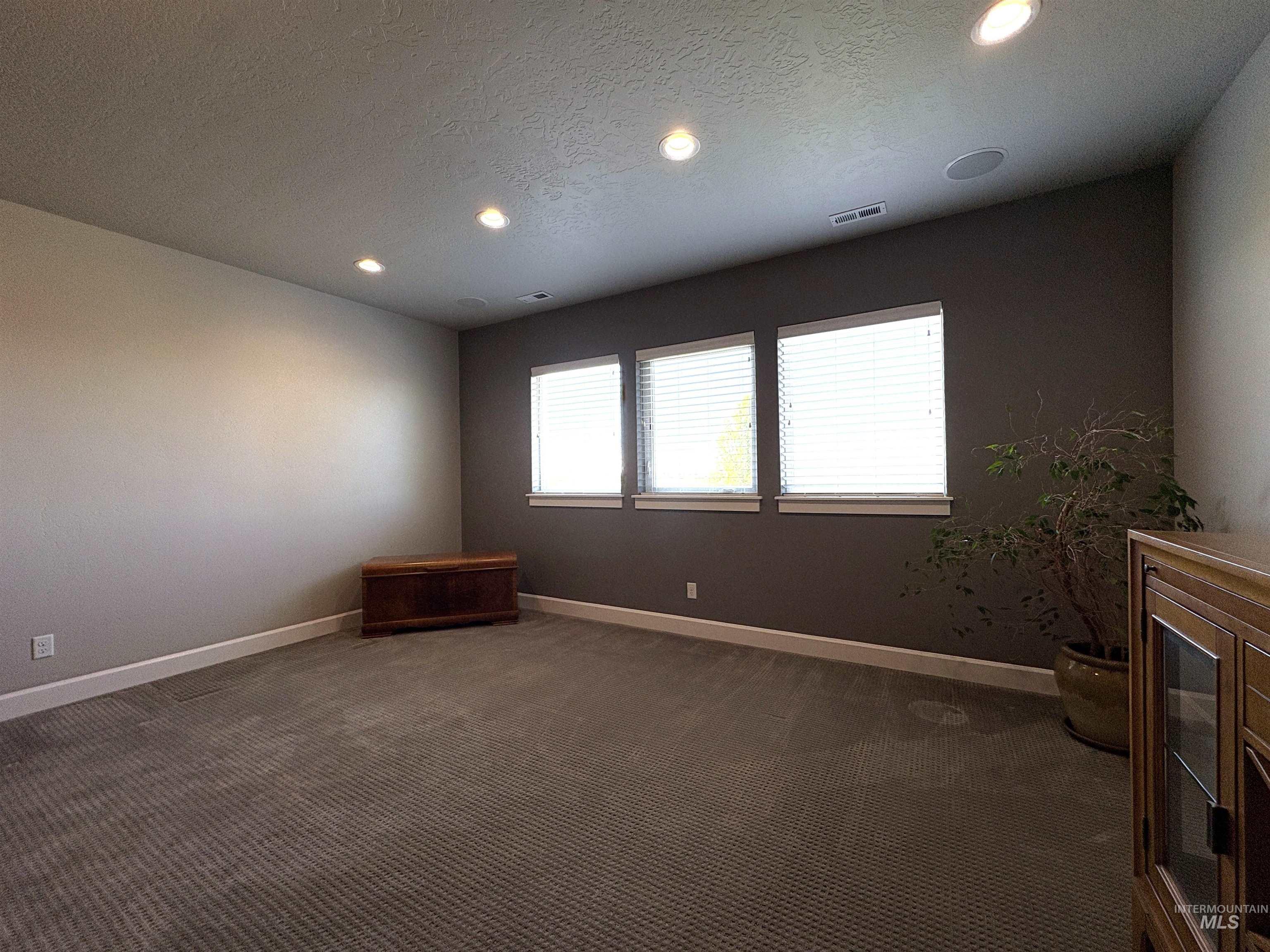 641 E Crest Ridge Dr Property Photo 6