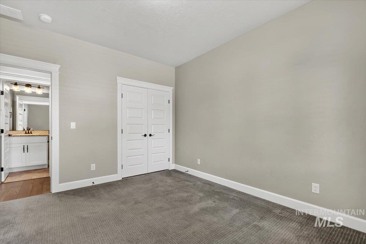 641 E Crest Ridge Dr Property Photo 18