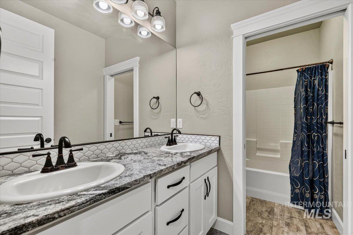 641 E Crest Ridge Dr Property Photo 31