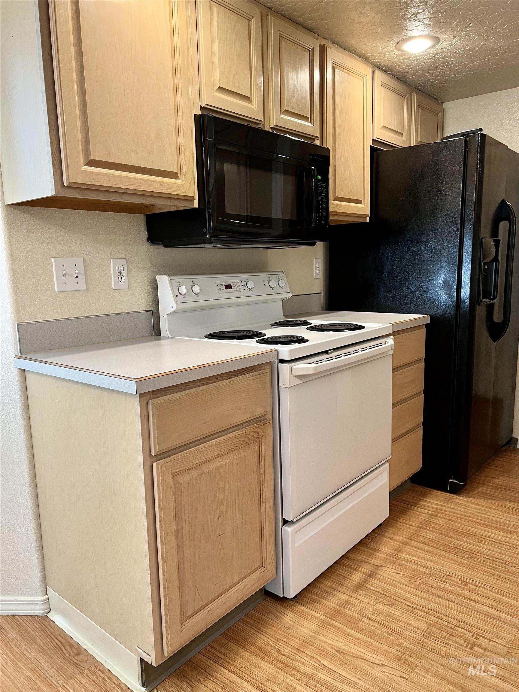 7949 W Holt Ct. Property Photo 5