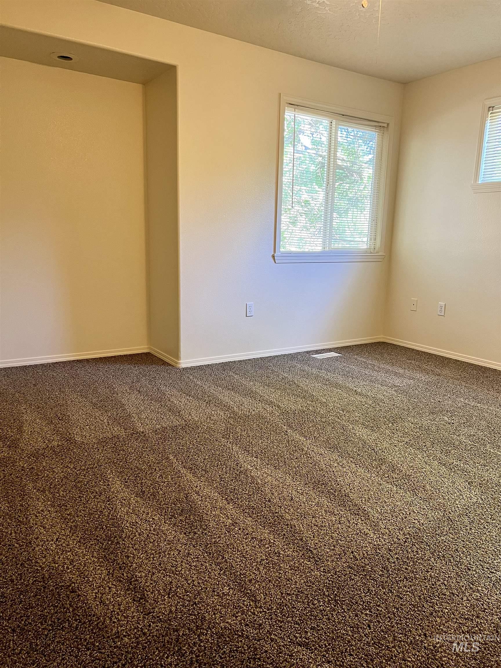 7949 W Holt Ct. Property Photo 9