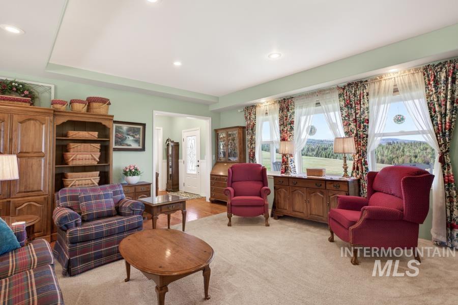 1086 E Rock Creek Rd Property Photo 12