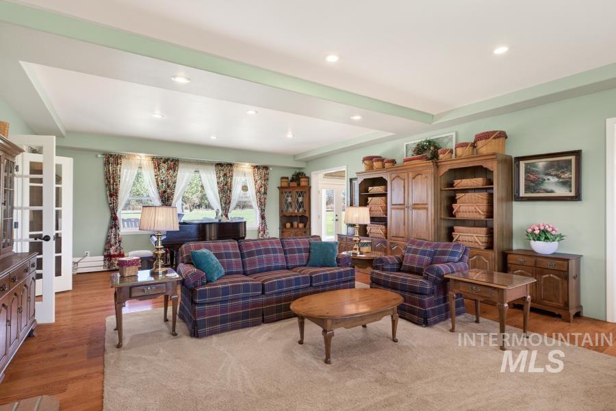 1086 E Rock Creek Rd Property Photo 15