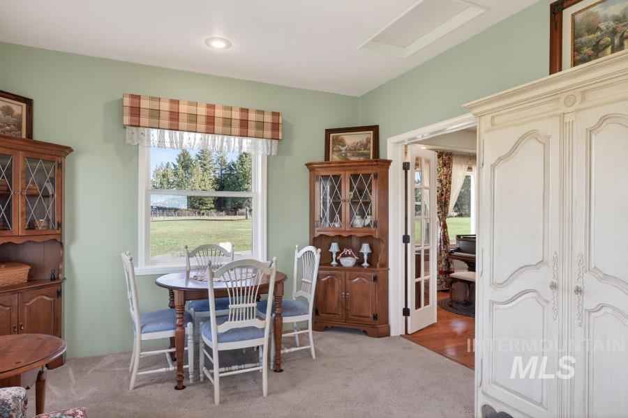 1086 E Rock Creek Rd Property Photo 17