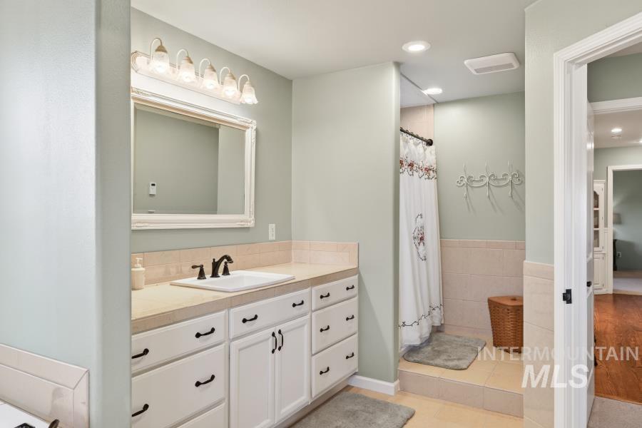 1086 E Rock Creek Rd Property Photo 33