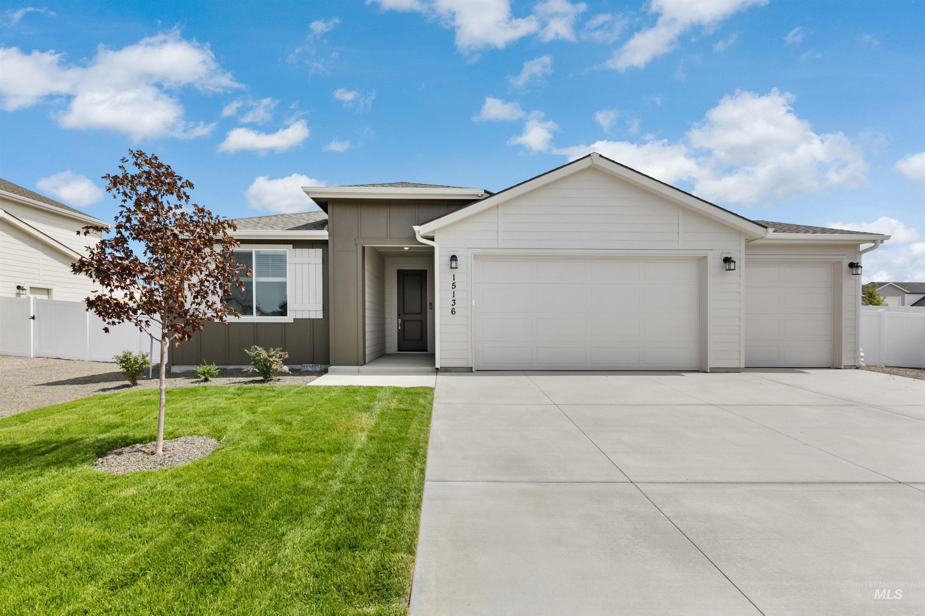 15136 Lenticular Ave Property Photo 1