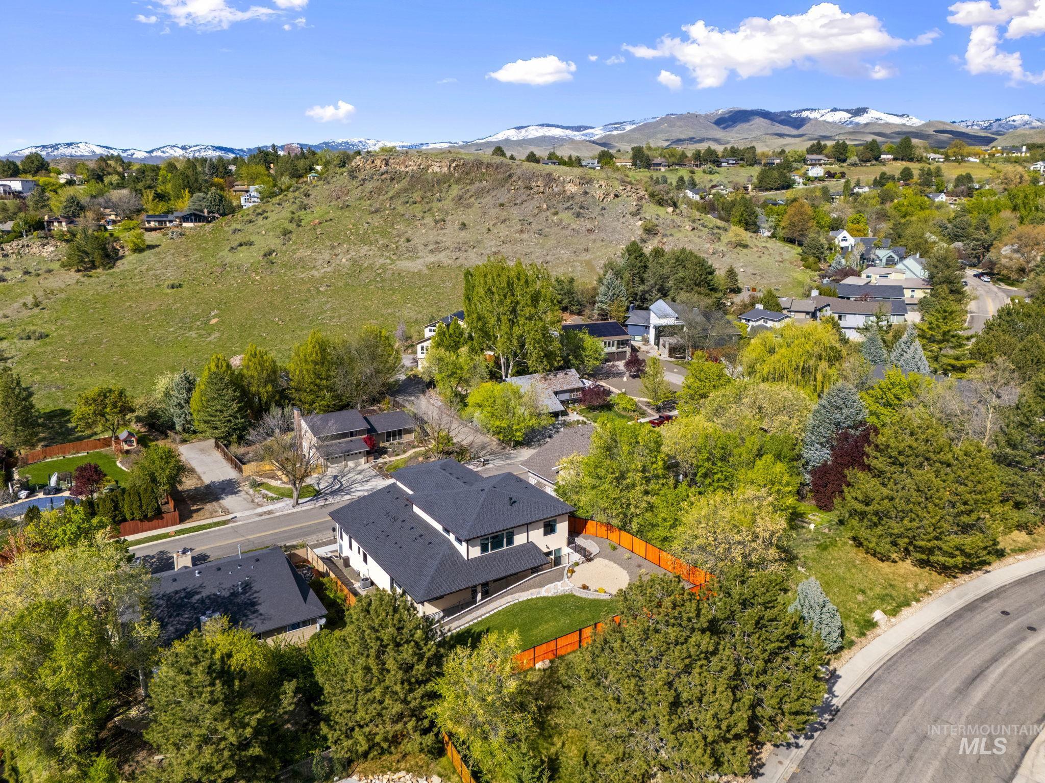 1417 E Shenandoah Dr Property Photo 4