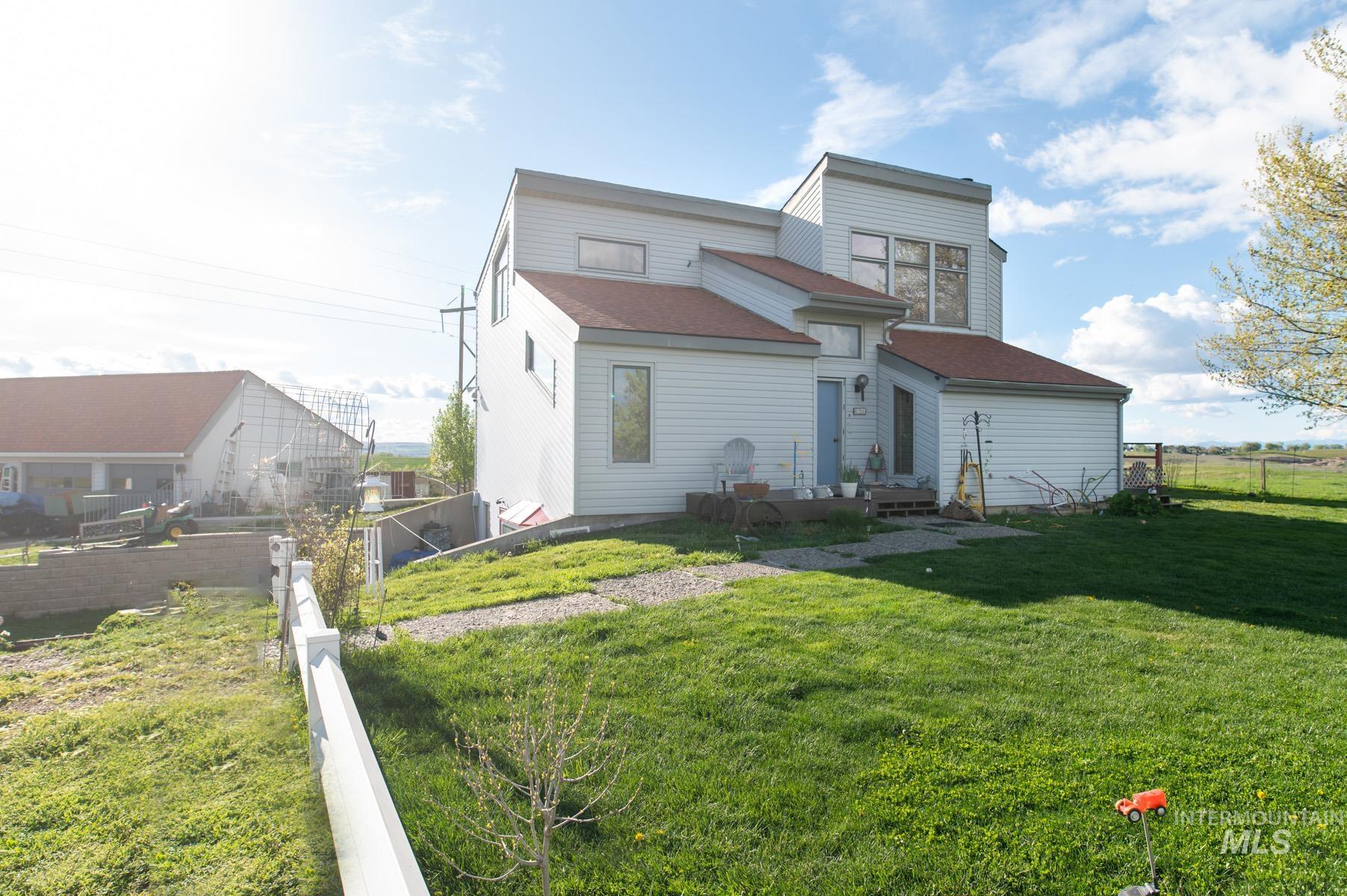 2400 Fairview Ave Property Photo 12